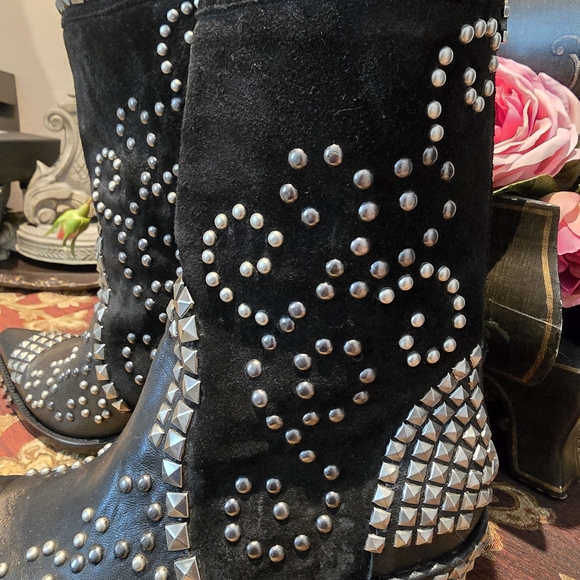 Old Gringo Double D Ranch Black Studded Heeled Boots - Picture 10 of 16